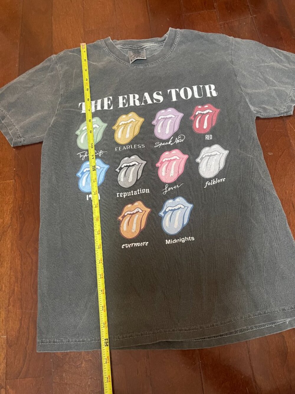 Comfort Colors Taylor Swift Eras Tour Faded Gray Graphic Tee Small - Picture 5 of 5